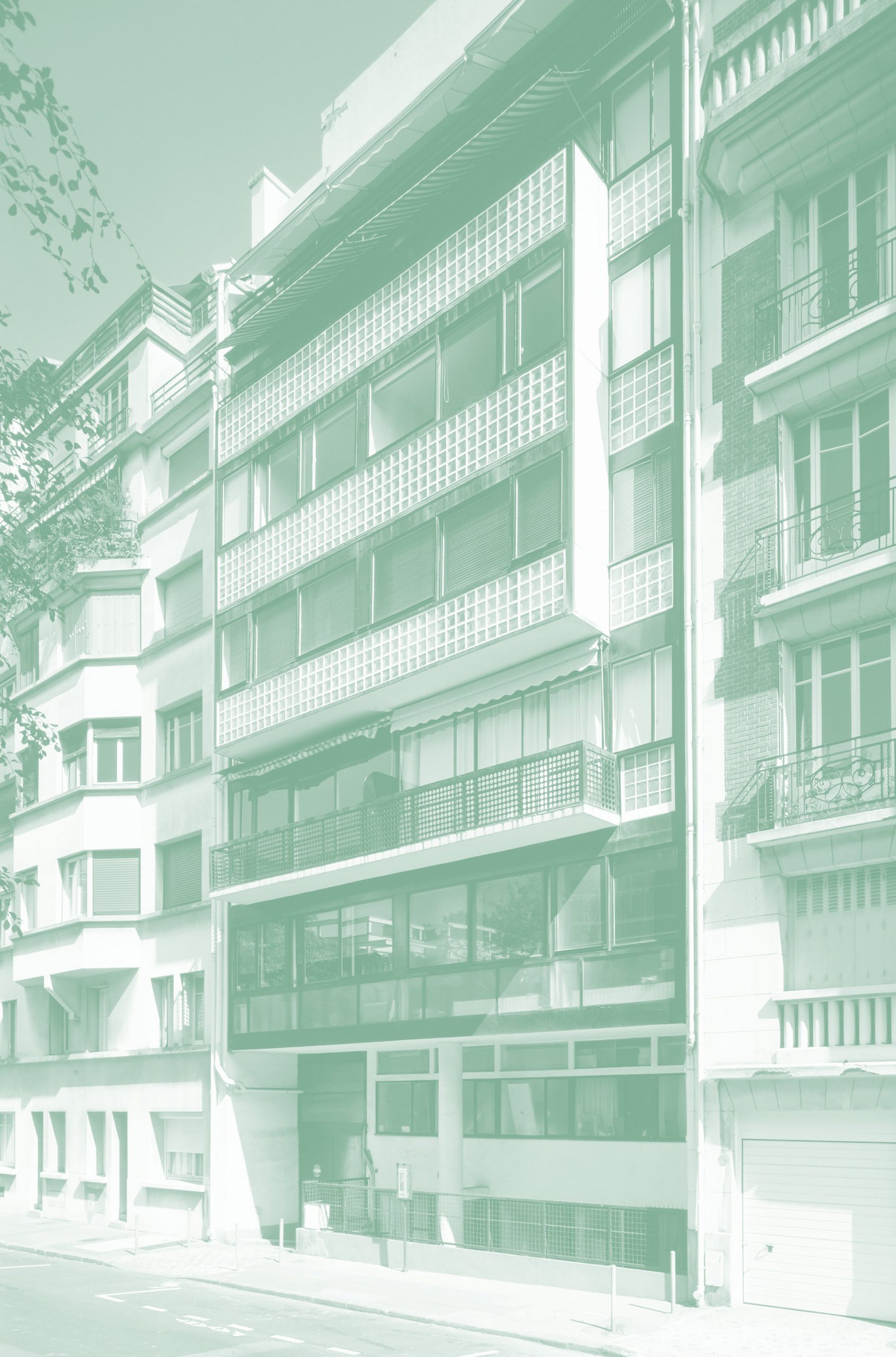 Le Corbusier: Between Modernity & Controversy