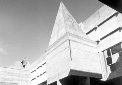 Sauvetage du Pyramidion du Couvent Sainte-Marie de la Tourette